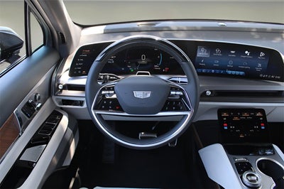 2026 Cadillac VISTIQ Luxury