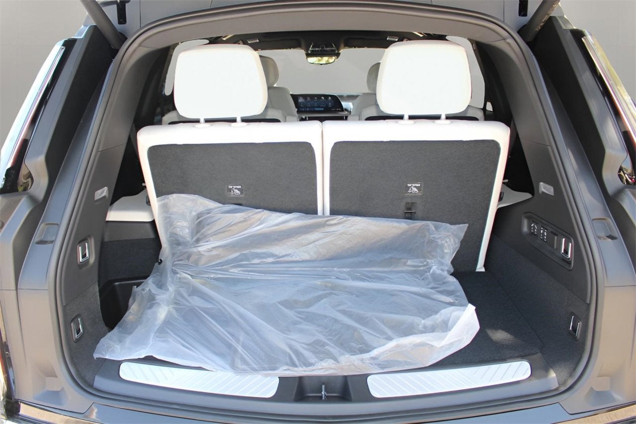 2026 Cadillac VISTIQ Luxury