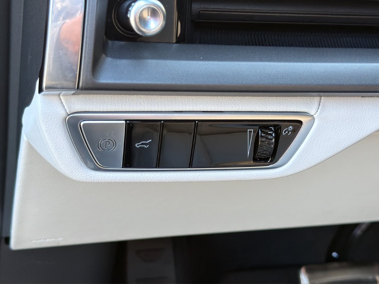 2027 Cadillac VISTIQ Sport