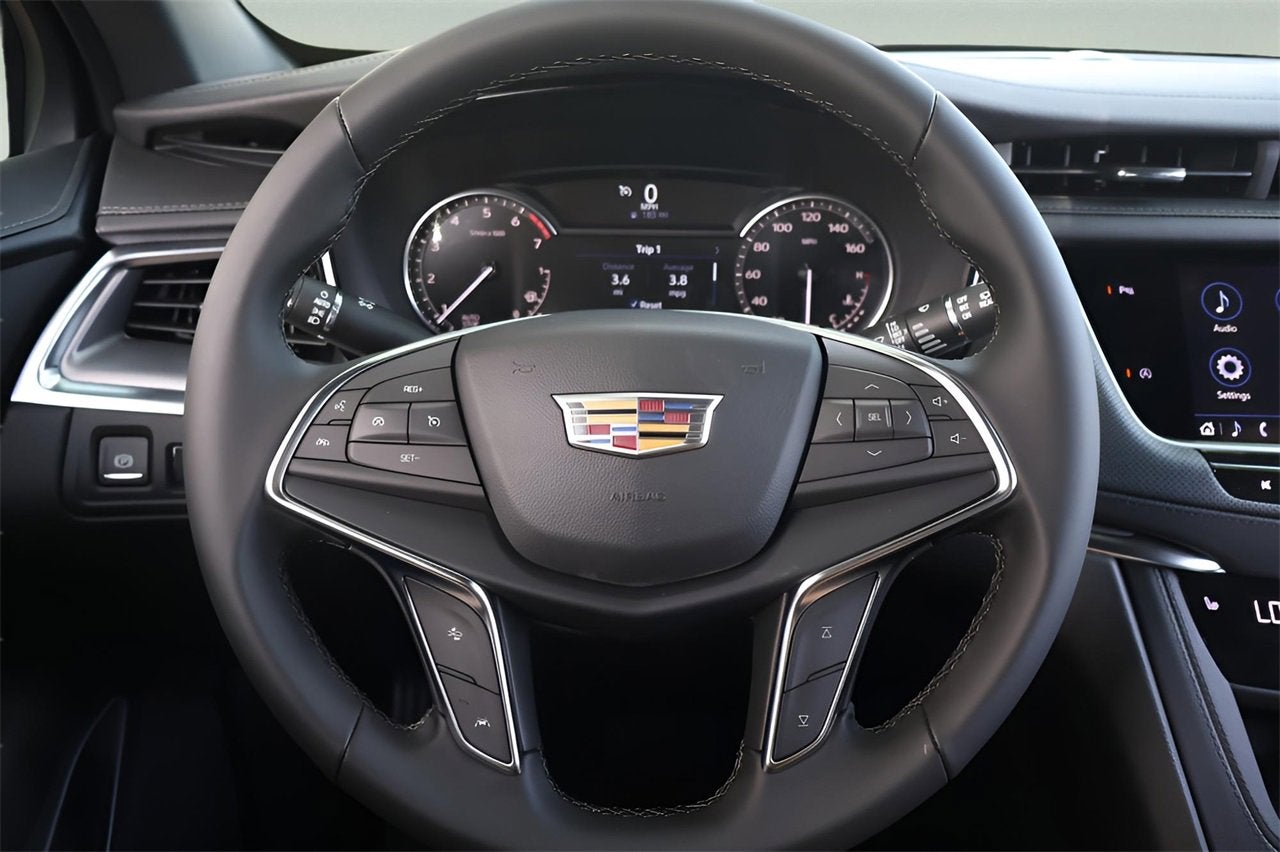 2025 Cadillac XT5 Luxury