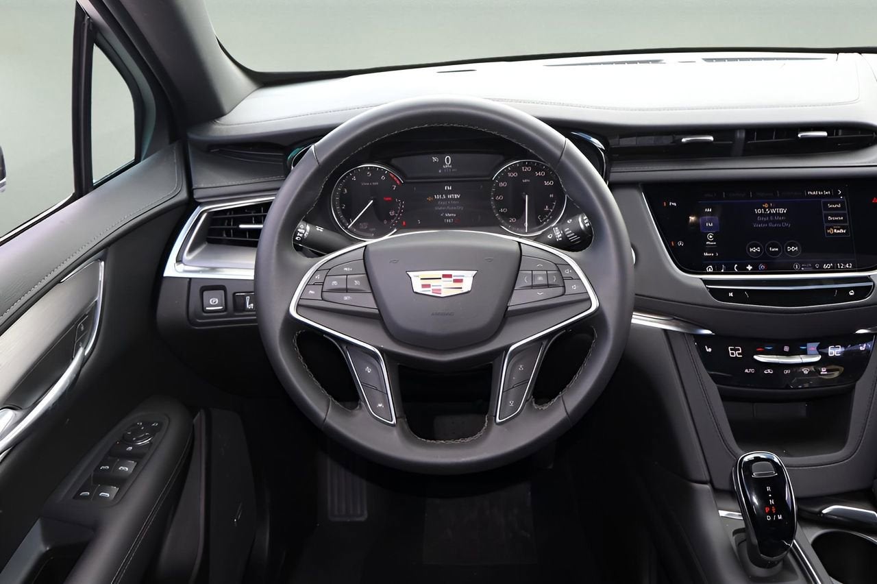2025 Cadillac XT5 Luxury