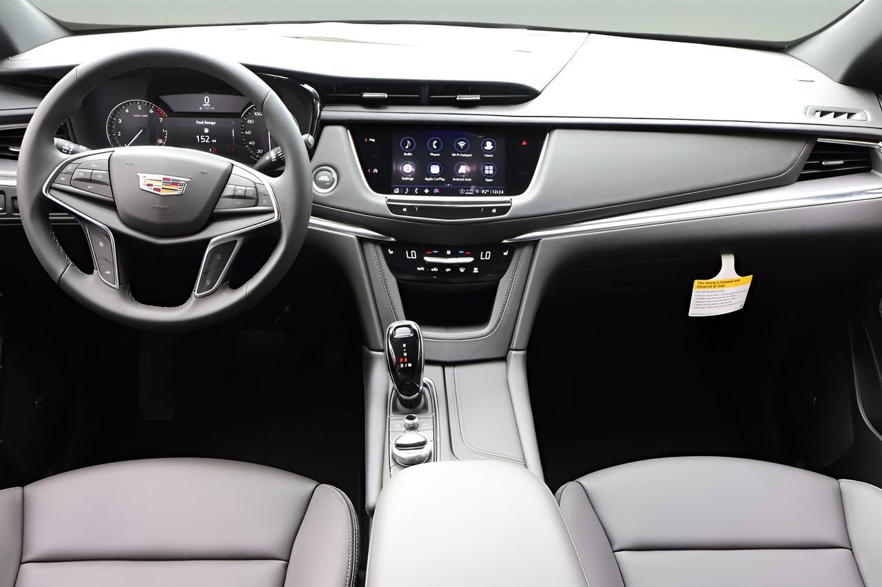 2026 Cadillac XT5 Luxury