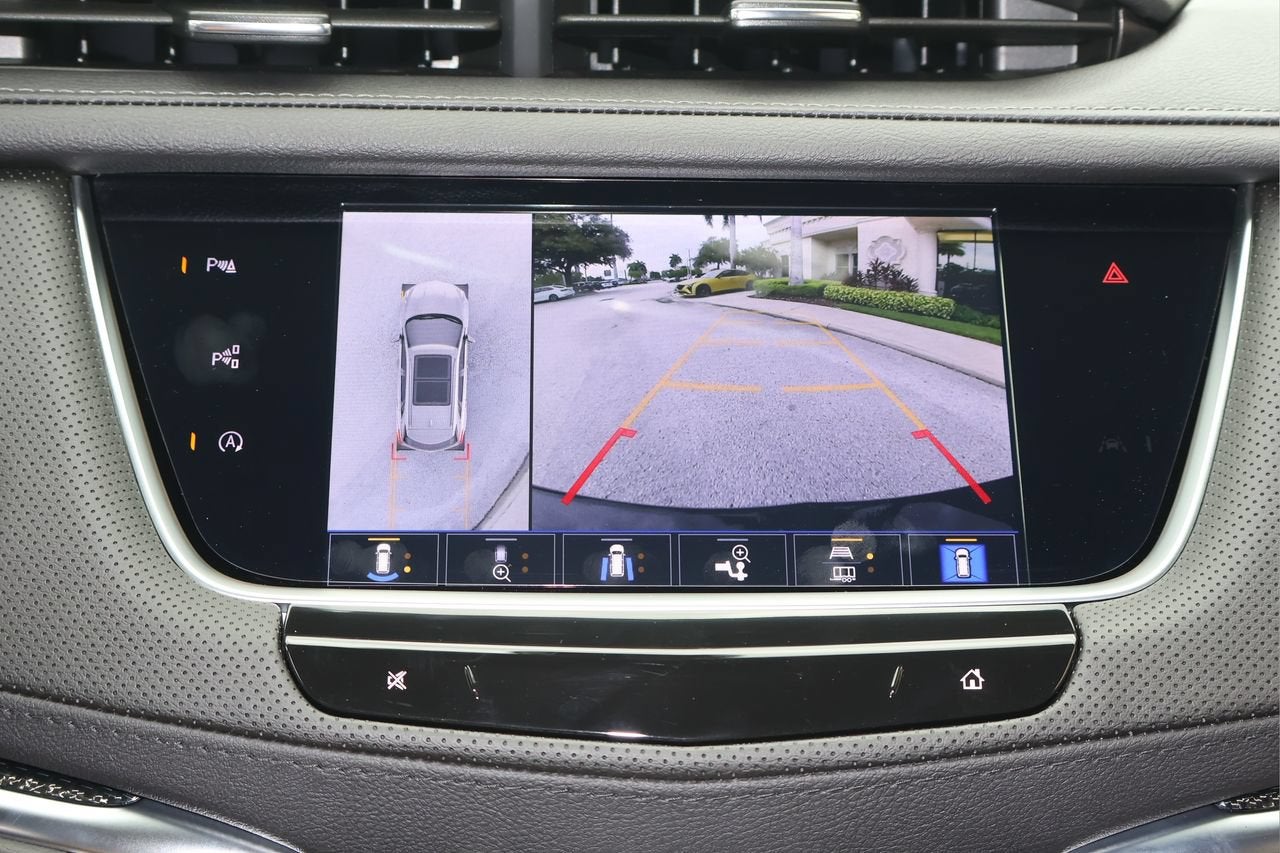 2026 Cadillac XT5 Sport