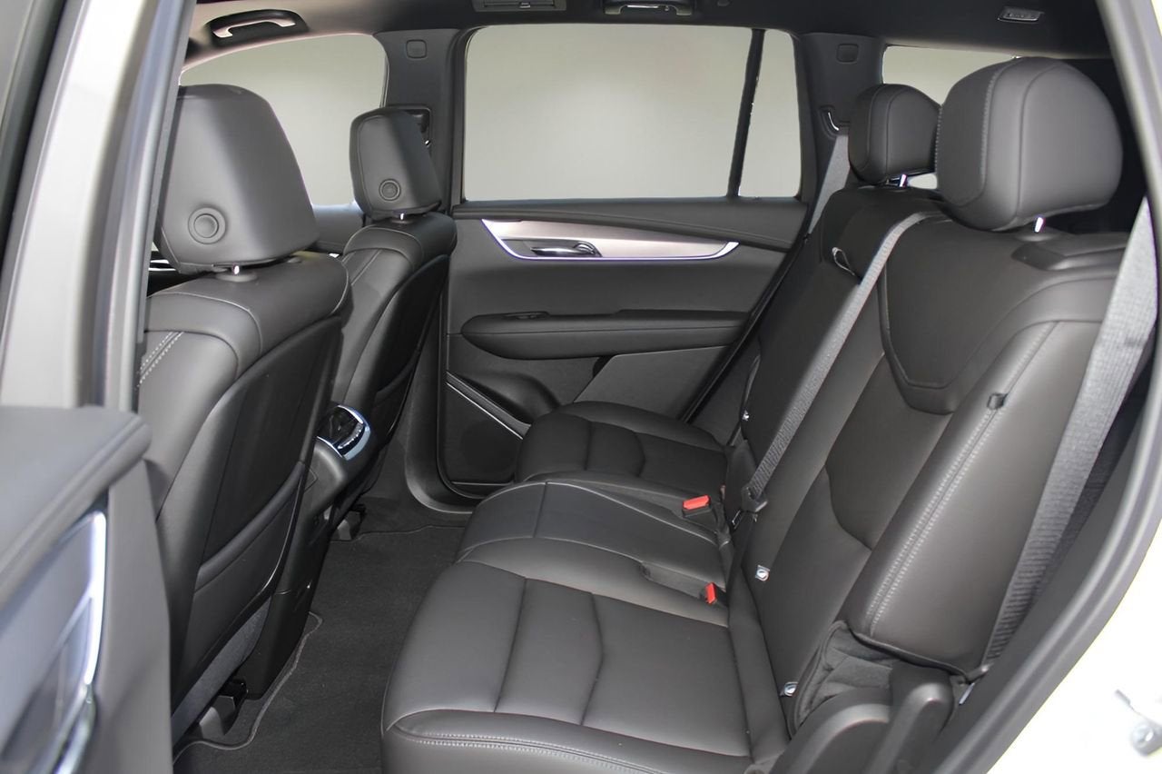 2025 Cadillac XT6 Luxury