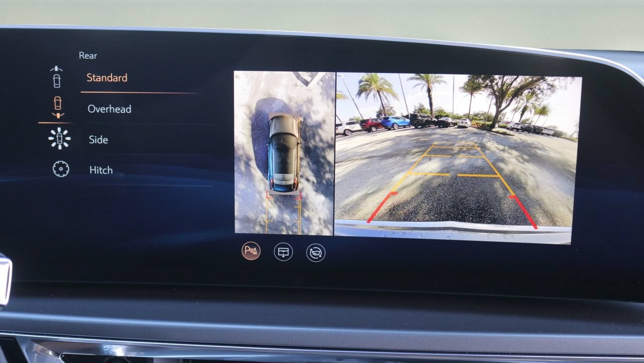 2024 Cadillac LYRIQ Tech