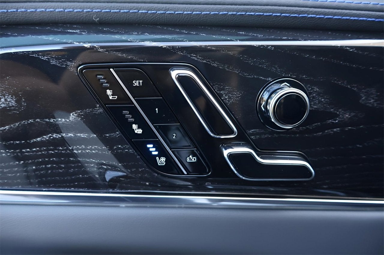 2026 Cadillac ESCALADE IQL Sport