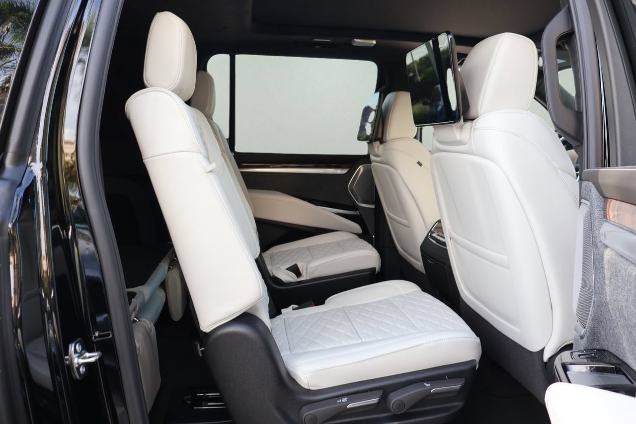 2026 Cadillac Escalade ESV Platinum Sport