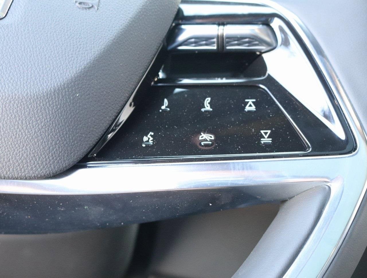 2025 Cadillac ESCALADE IQ Luxury 1