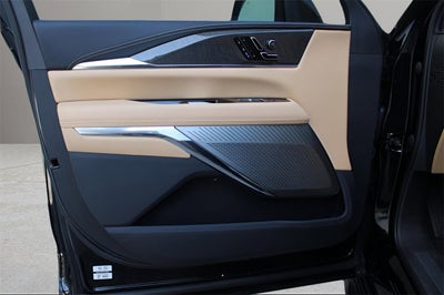 2025 Cadillac ESCALADE IQ Luxury 2