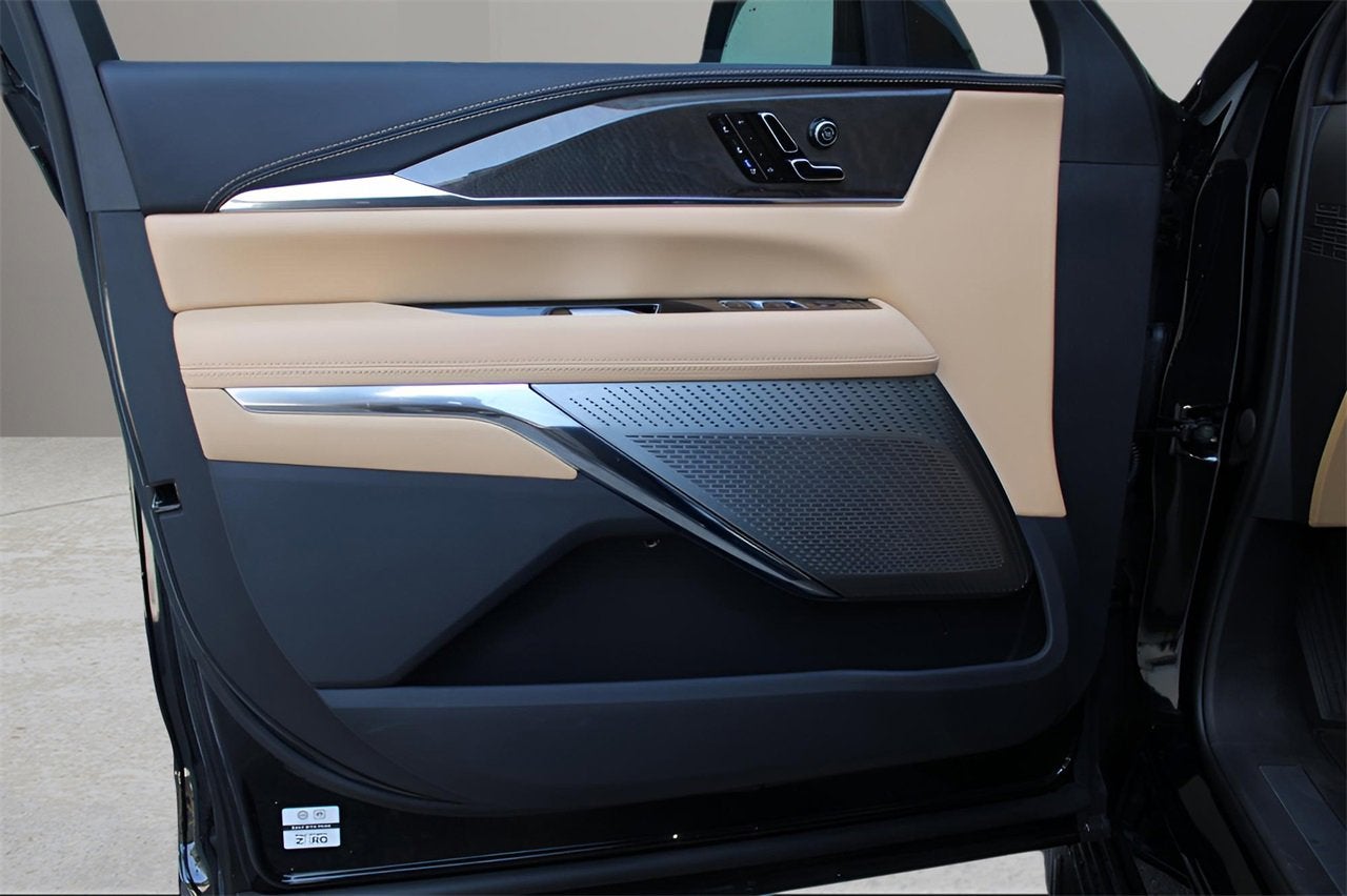 2025 Cadillac ESCALADE IQ Luxury 2