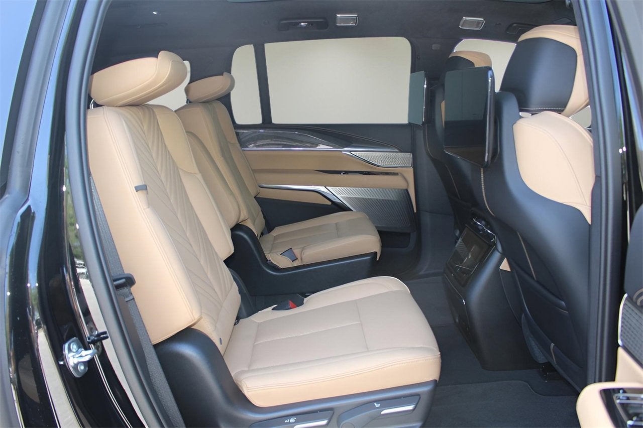 2025 Cadillac ESCALADE IQ Luxury 2