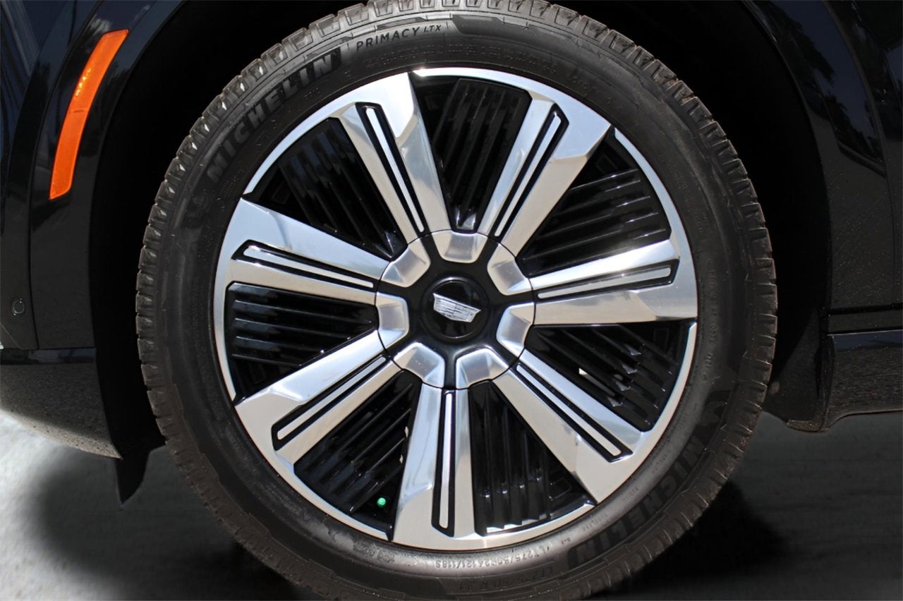 2025 Cadillac ESCALADE IQ Luxury 2