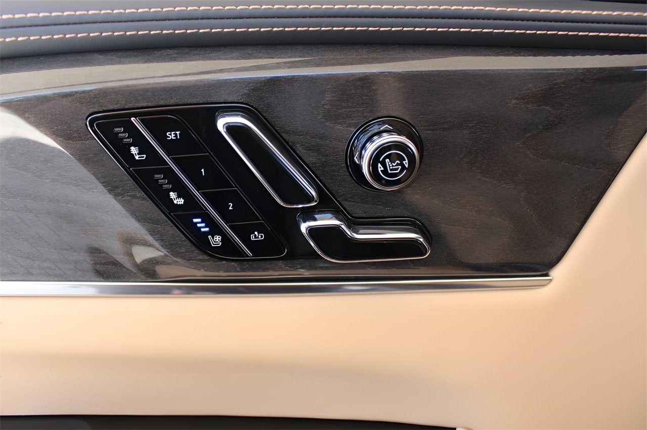 2025 Cadillac ESCALADE IQ Luxury 2