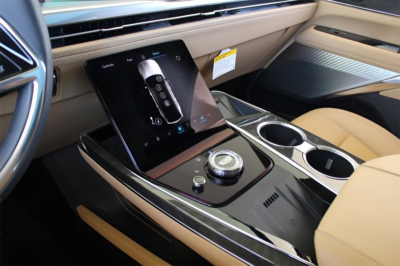 2025 Cadillac ESCALADE IQ Luxury 2