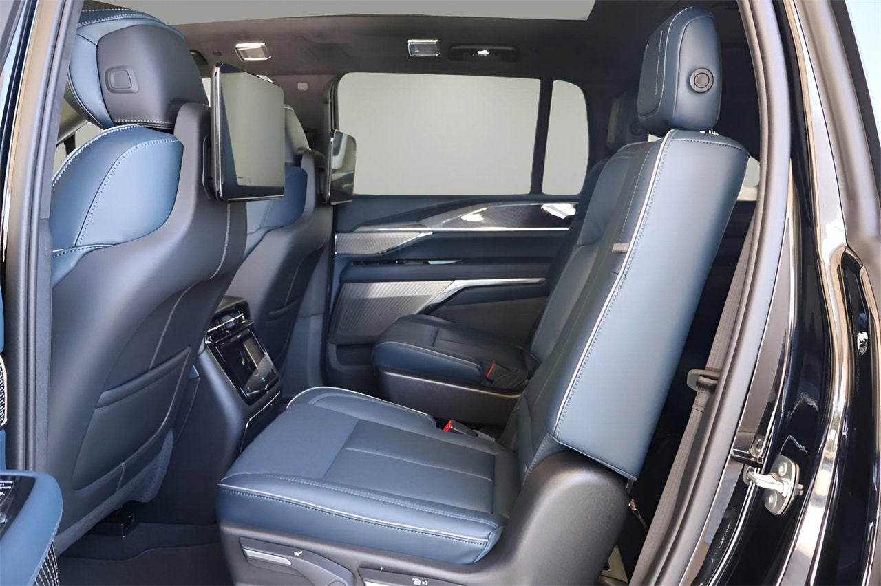 2025 Cadillac ESCALADE IQ Luxury 2