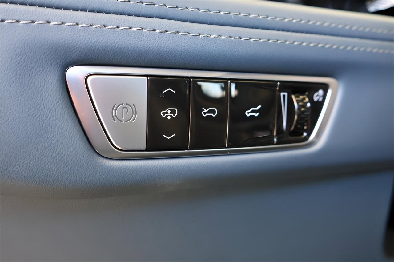 2025 Cadillac ESCALADE IQ Luxury 2