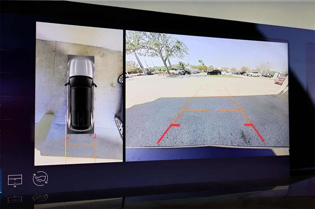 2025 Cadillac ESCALADE IQ Luxury 2