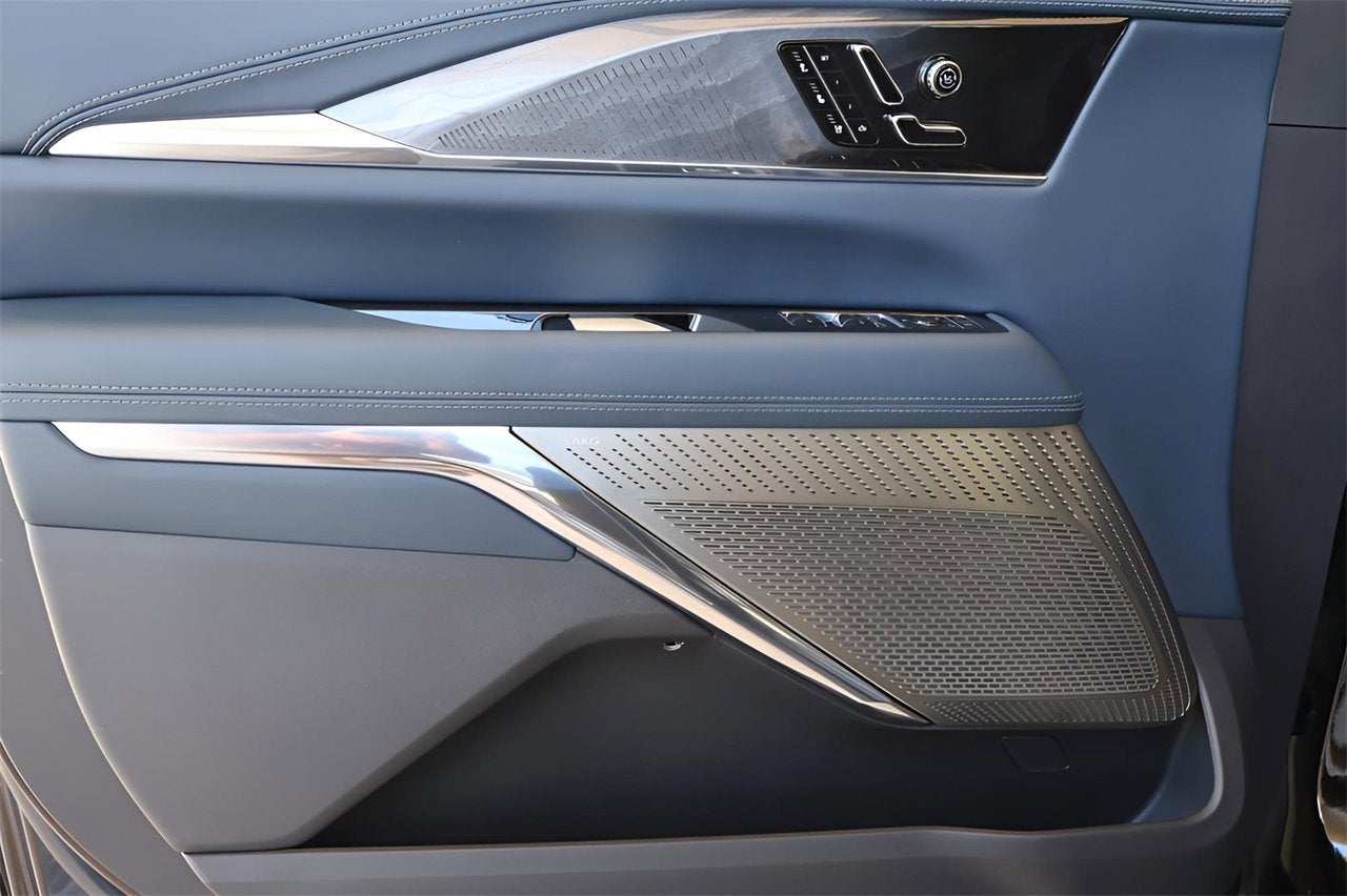 2025 Cadillac ESCALADE IQ Luxury 2