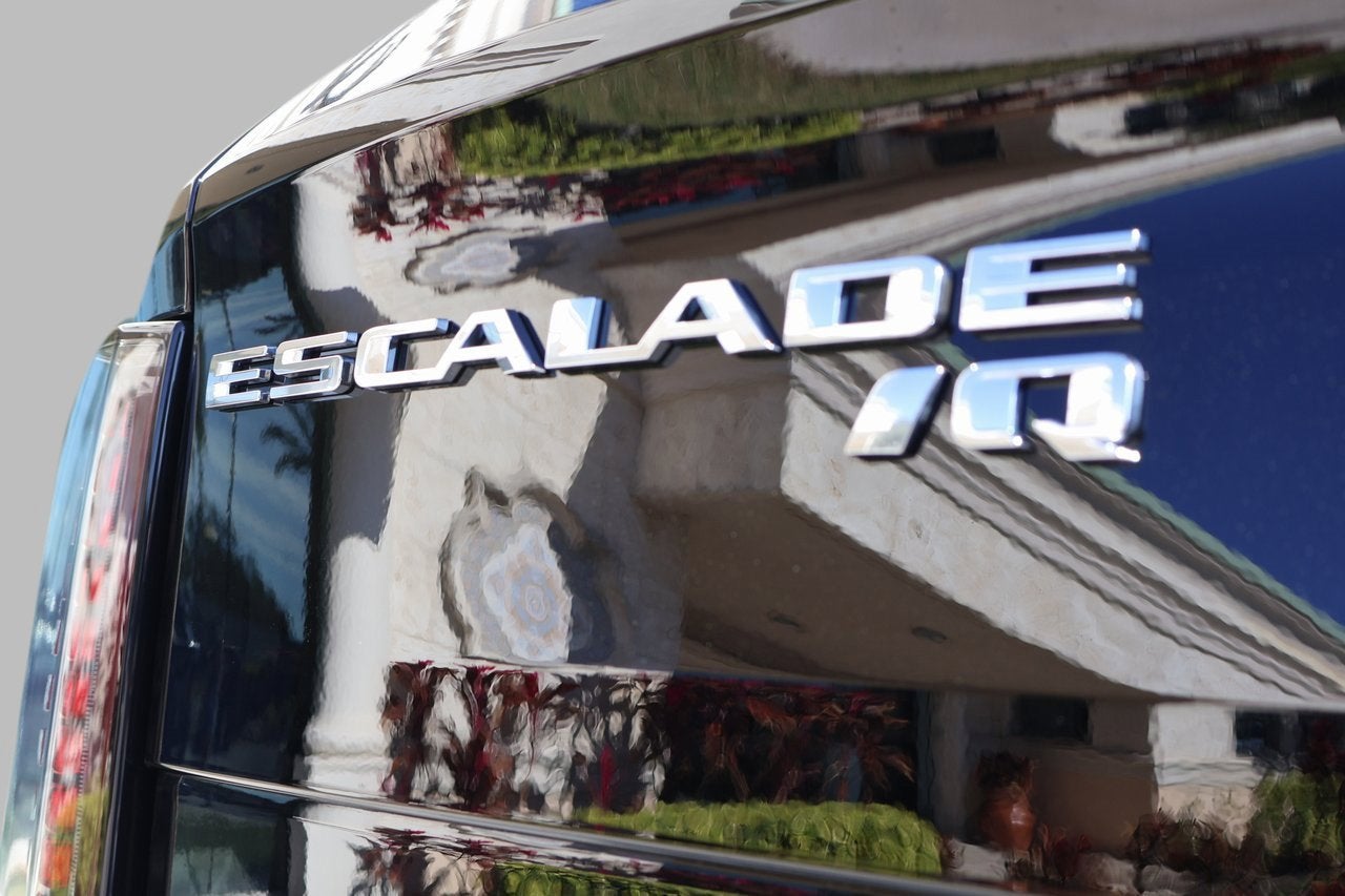 2025 Cadillac ESCALADE IQ Luxury 2