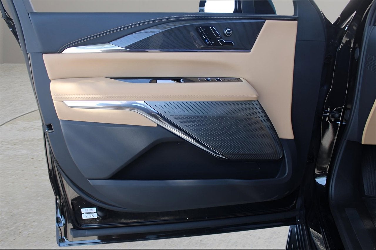 2025 Cadillac ESCALADE IQ Luxury 2