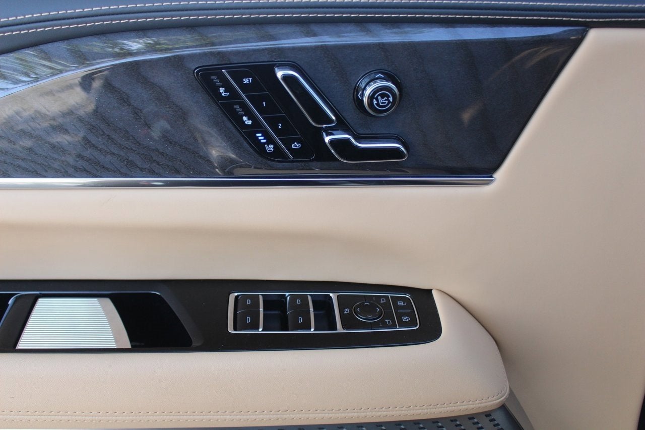 2025 Cadillac ESCALADE IQ Luxury 2