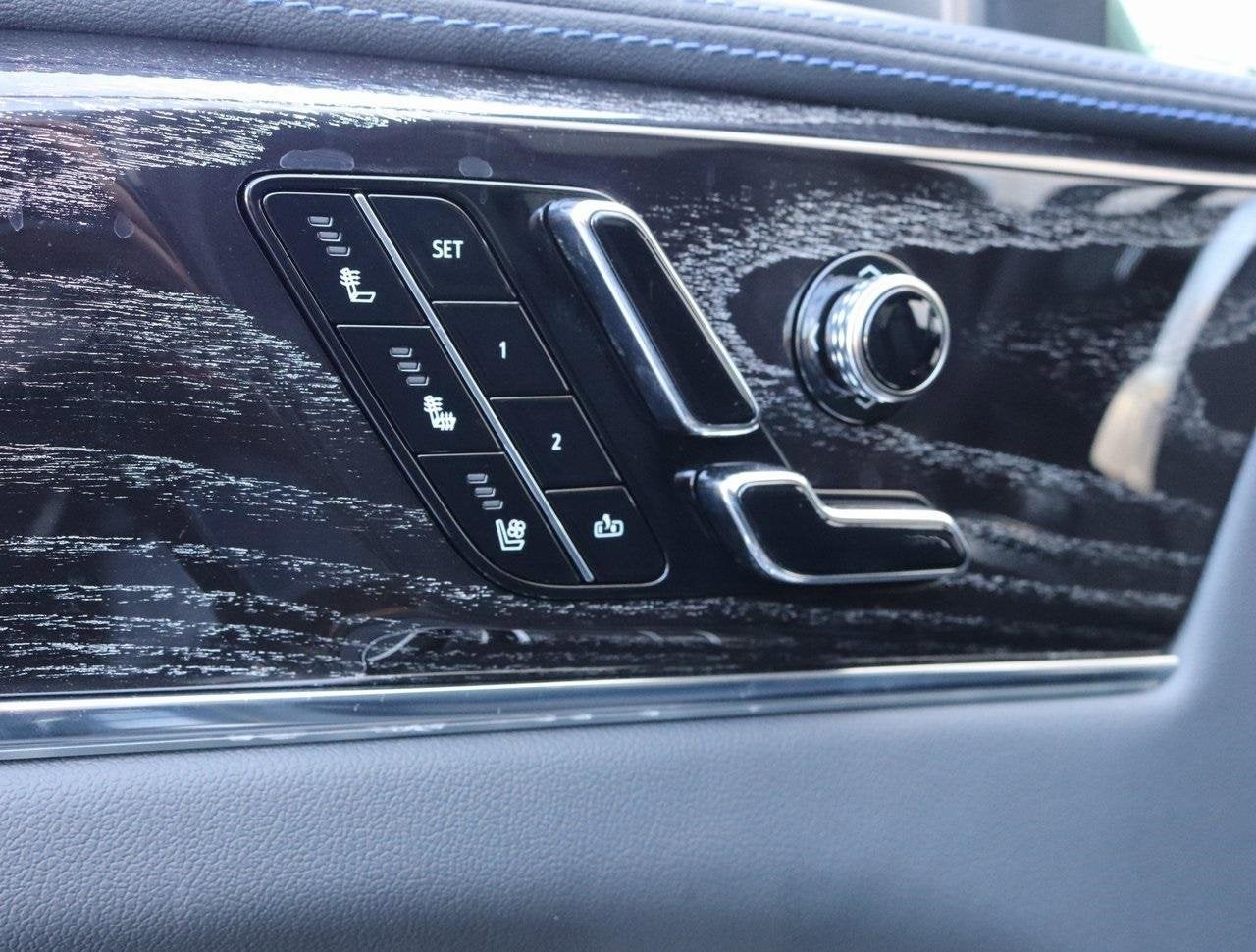 2025 Cadillac ESCALADE IQ Sport 1