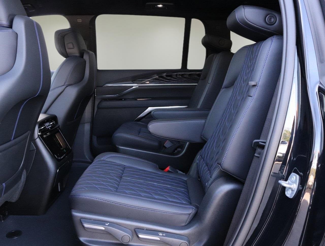 2025 Cadillac ESCALADE IQ Sport 1