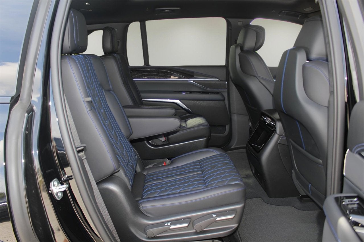 2025 Cadillac ESCALADE IQ Sport 1