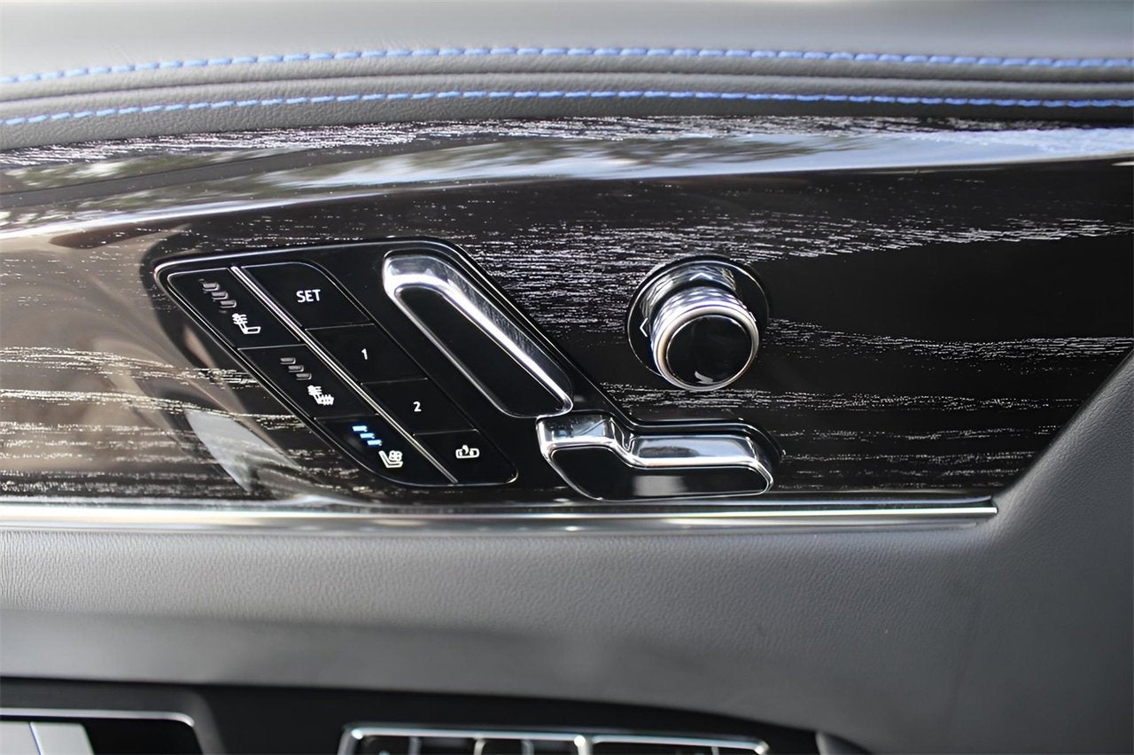 2025 Cadillac ESCALADE IQ Sport 1