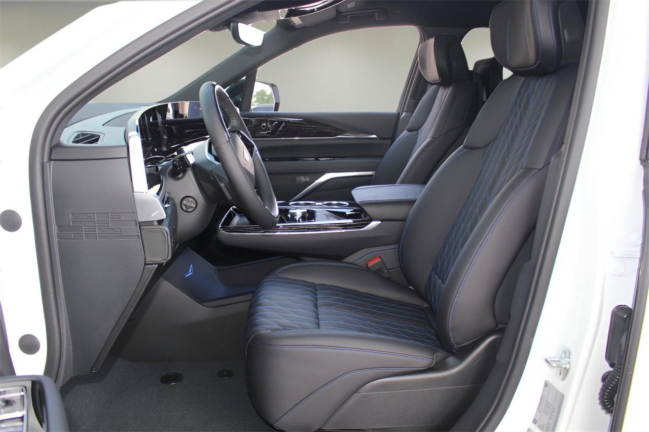 2025 Cadillac ESCALADE IQ Sport 1