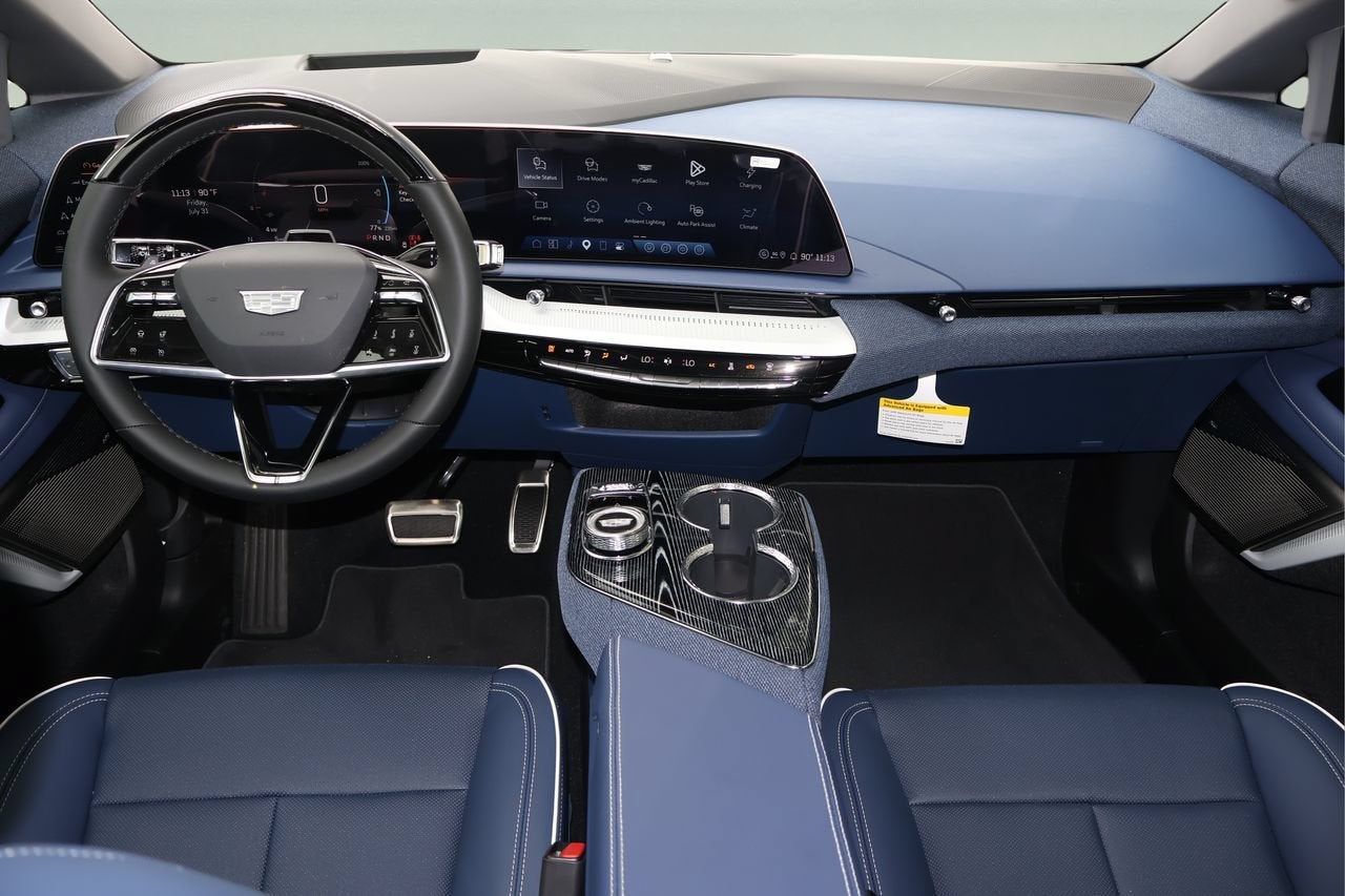 2027 Cadillac OPTIQ Premium Luxury
