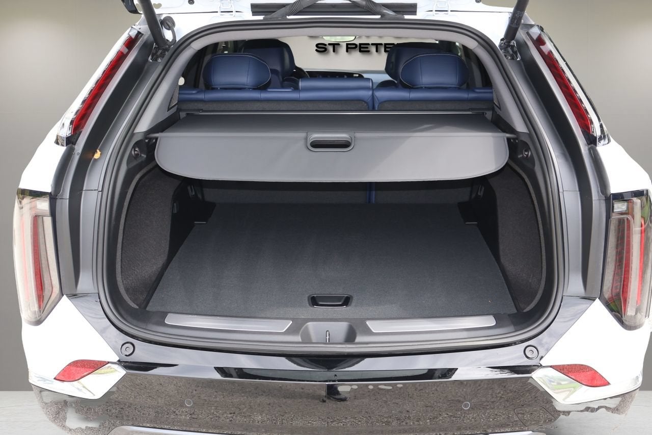 2027 Cadillac OPTIQ Premium Luxury