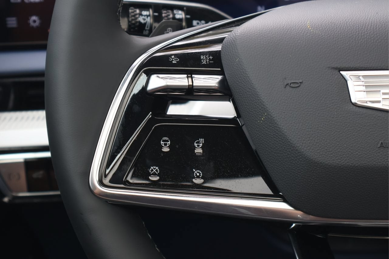 2027 Cadillac OPTIQ Premium Luxury