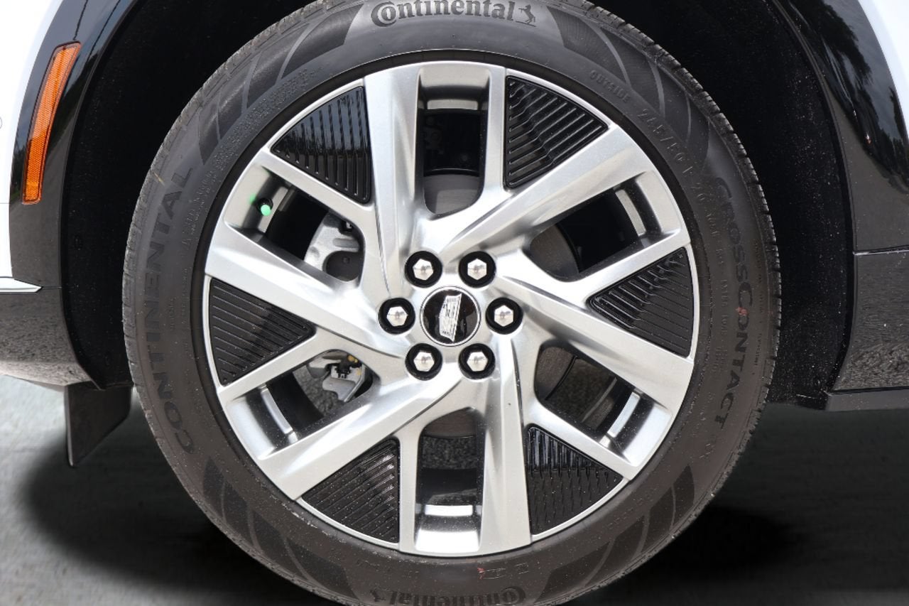 2027 Cadillac OPTIQ Premium Luxury