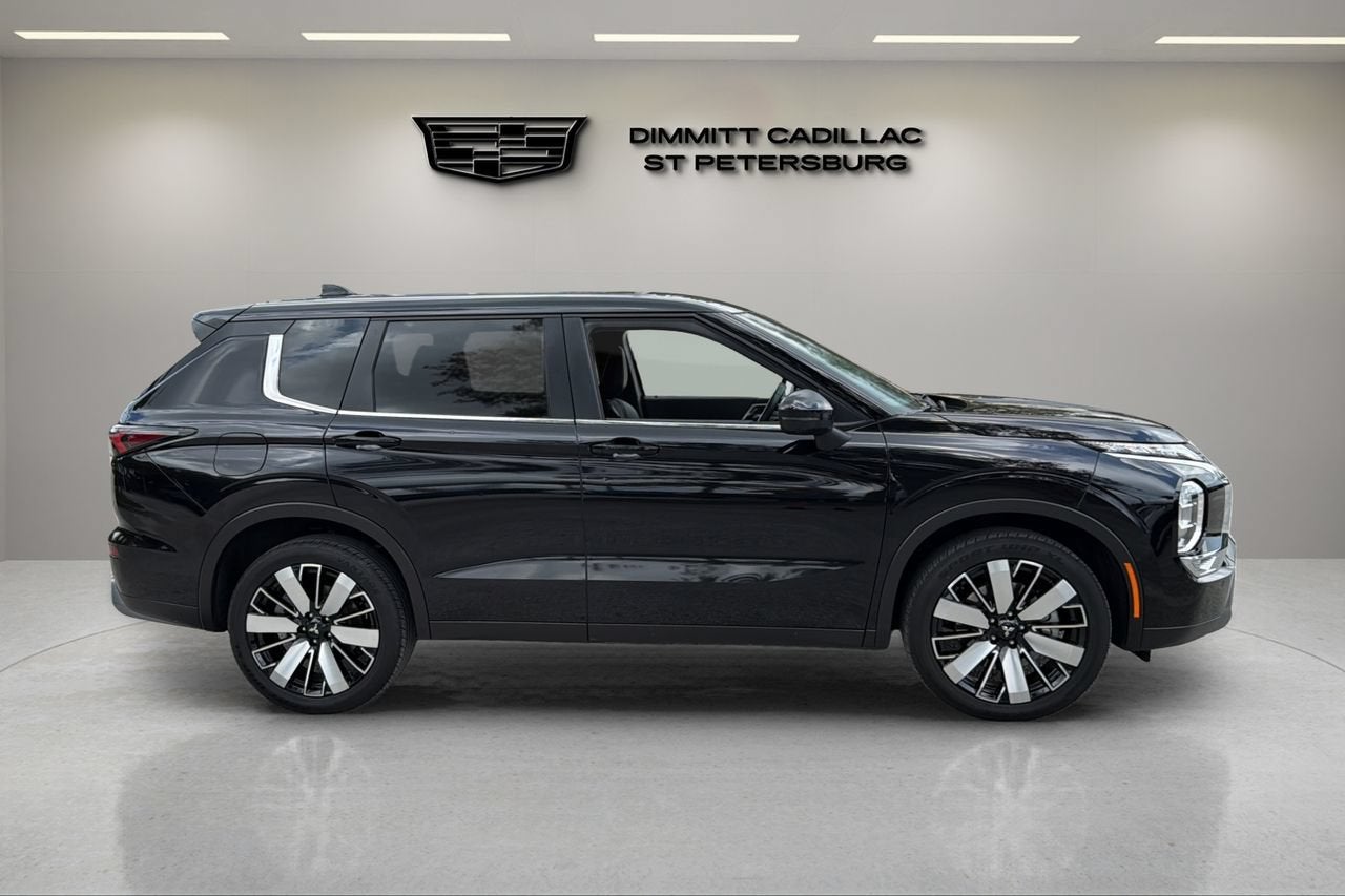 2025 Mitsubishi Outlander SE
