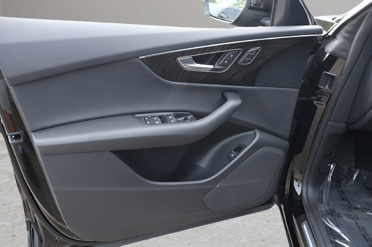 2023 Audi Q8 Premium