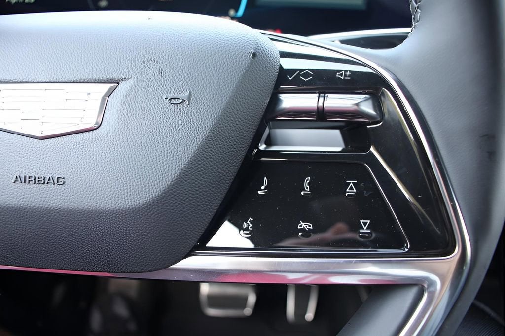 2026 Cadillac VISTIQ Luxury