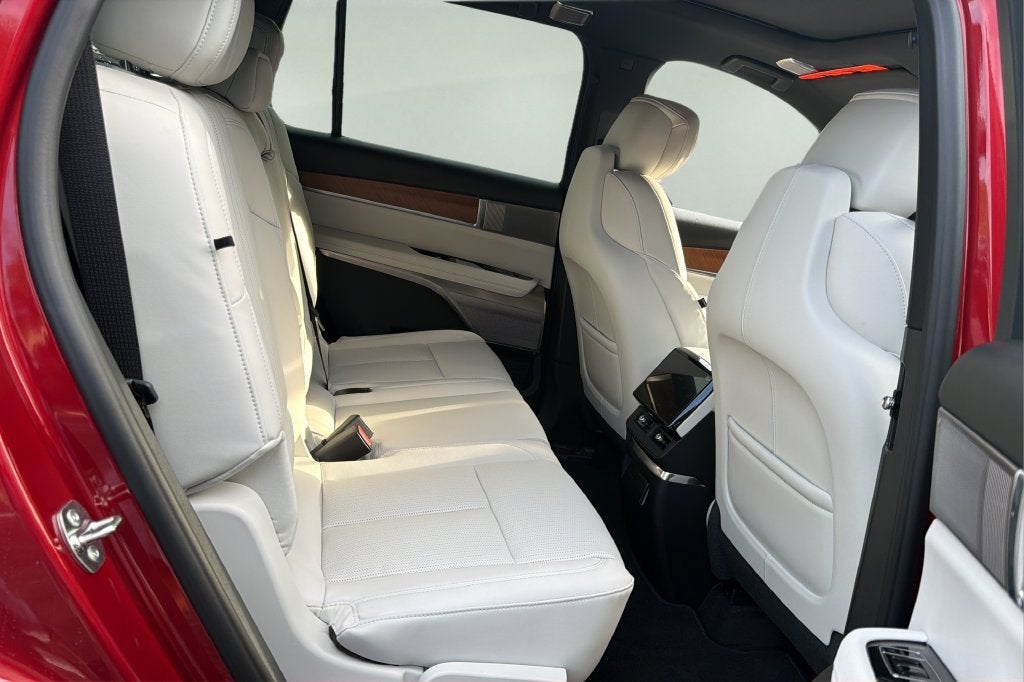2027 Cadillac VISTIQ Luxury