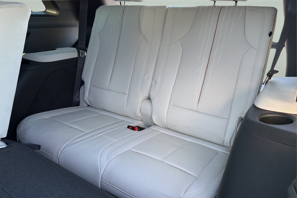 2027 Cadillac VISTIQ Sport