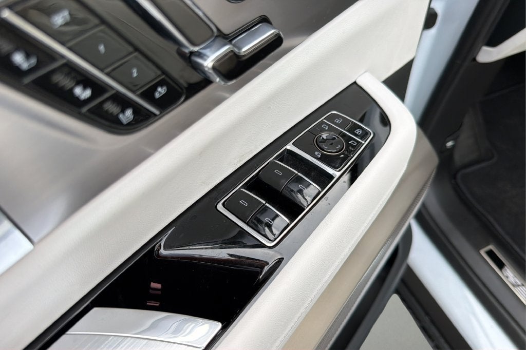 2027 Cadillac VISTIQ Sport