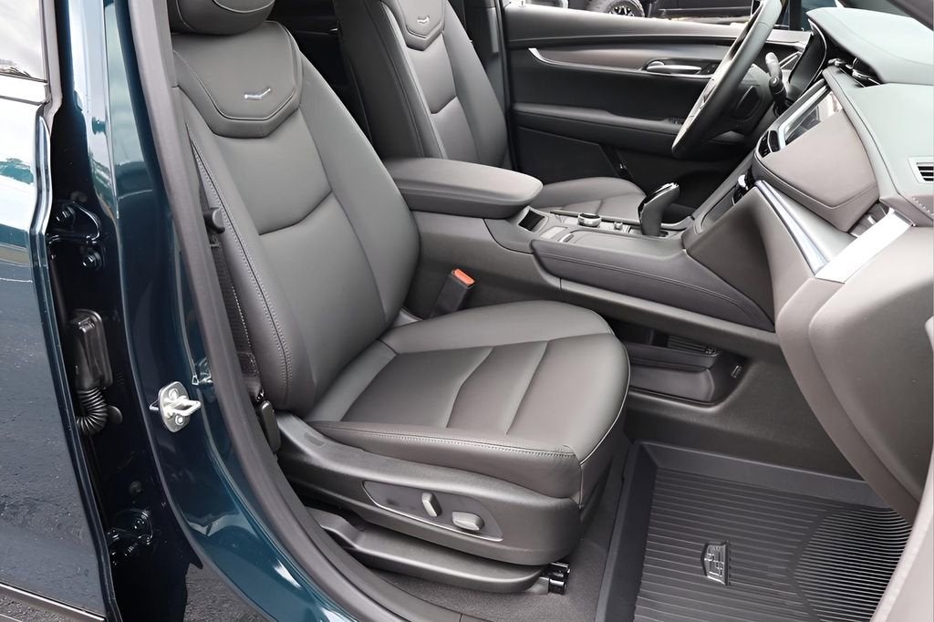 2026 Cadillac XT5 Luxury