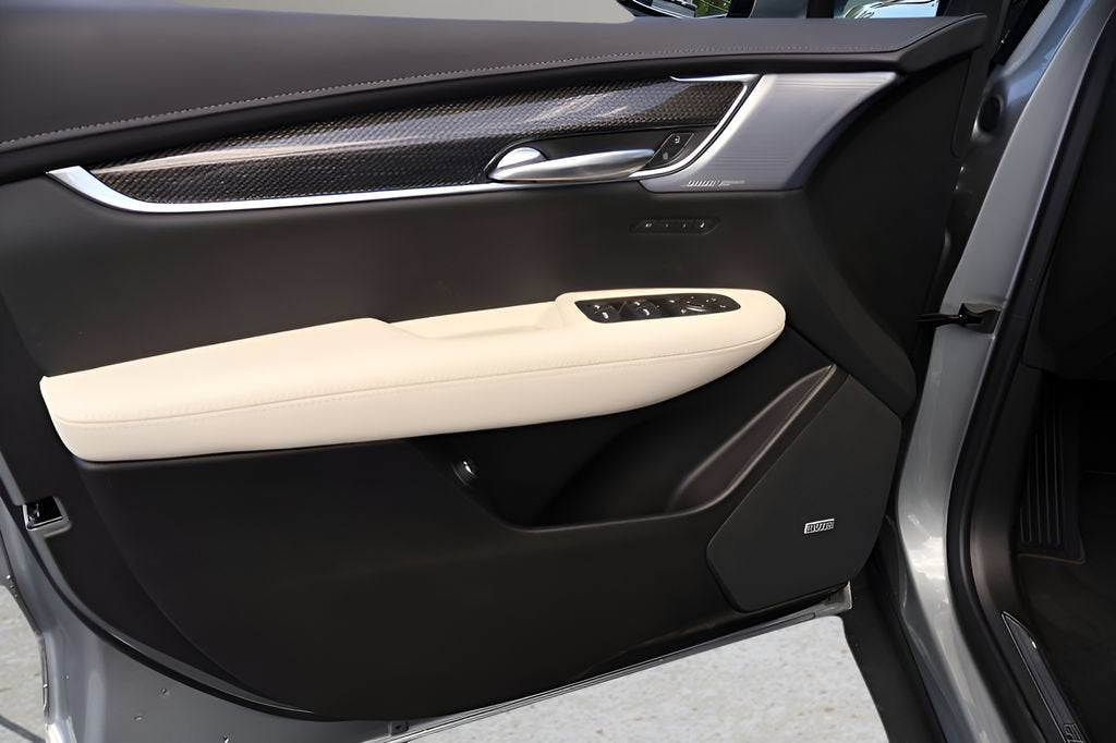 2026 Cadillac XT5 Sport