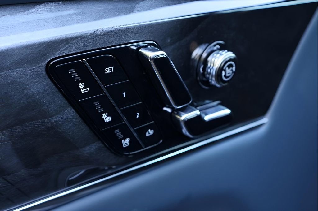 2025 Cadillac ESCALADE IQ Luxury 2