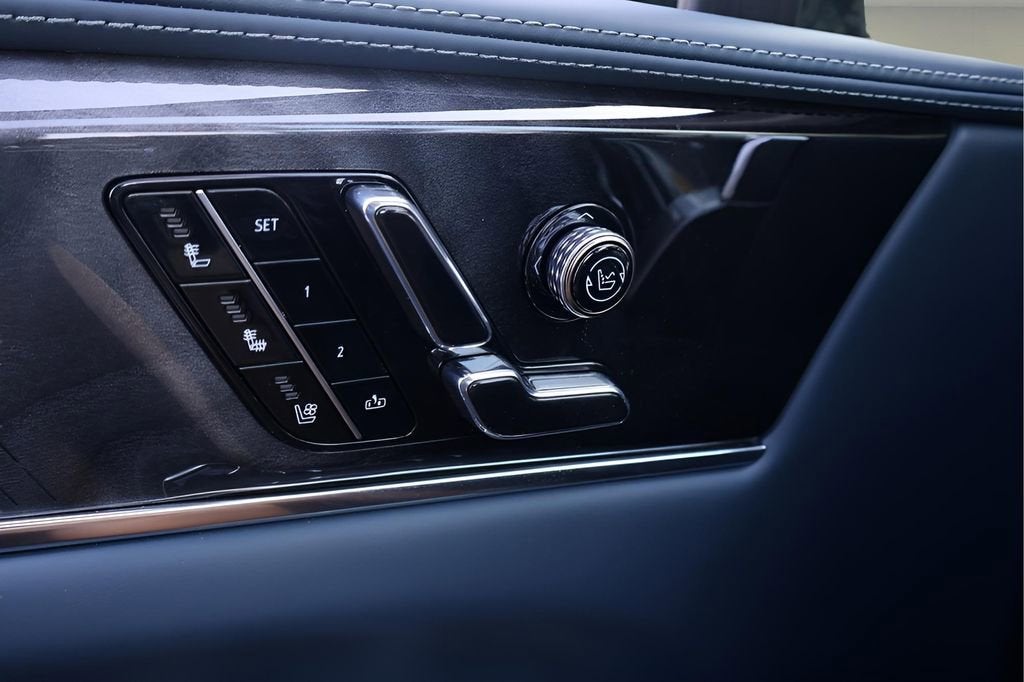 2025 Cadillac ESCALADE IQ Sport 2