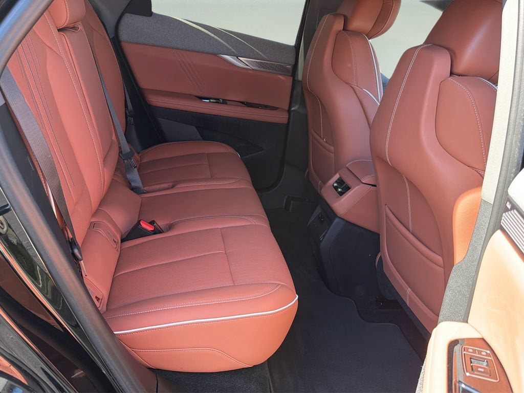 2027 Cadillac OPTIQ Premium Luxury